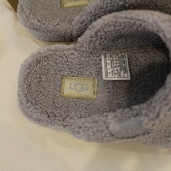 NIB UGG WOMEN'S TERRY SLIP ON SHEARLING LINED SLIPPERS GRAY - Picture 5 of 8